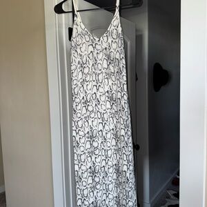 Vici- Snake print black and white Midi Dress